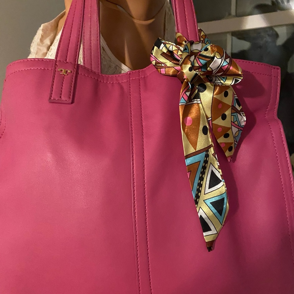 TORY BURCH LG LEATHER TOTE BARBIE PINK 16” Deep x 15”Wide. NWOT - Picture 3 of 13